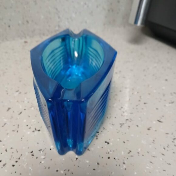 Collectable Vintage Blue Glass Ashtray - Picture 5 of 6